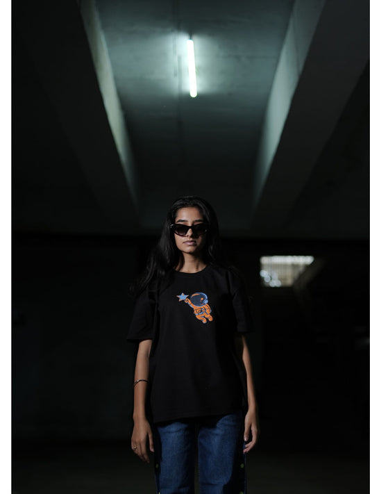 Roaming Free: Women's Oversized T-shirt